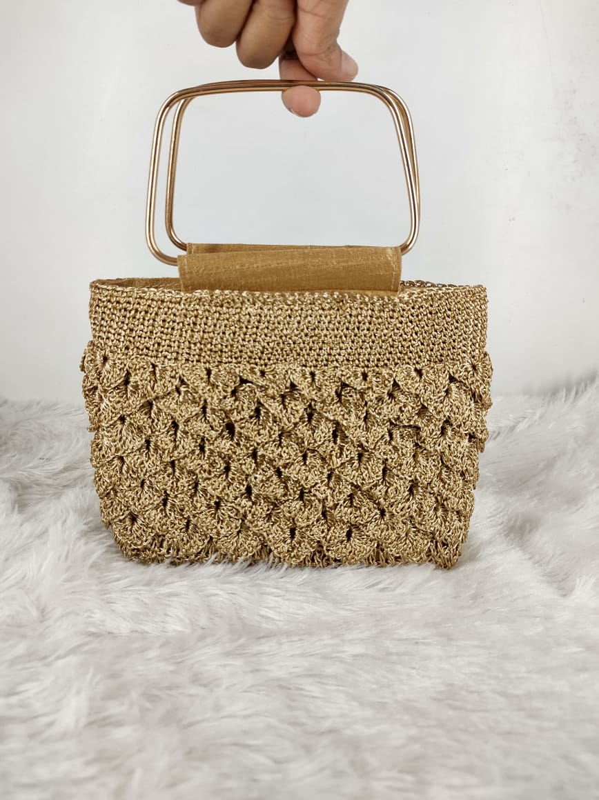 FREE Love letter mini purse: Crochet pattern | Ribblr